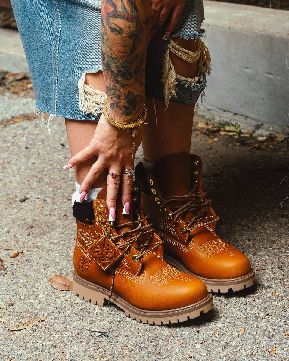 JustFreshKicks's tweet photo. Sneaker Politics x Timberland 6-Inch Waterproof Boots 🤠

https://t.co/LkGxv8exI0 https://t.co/y2qff3TBE0