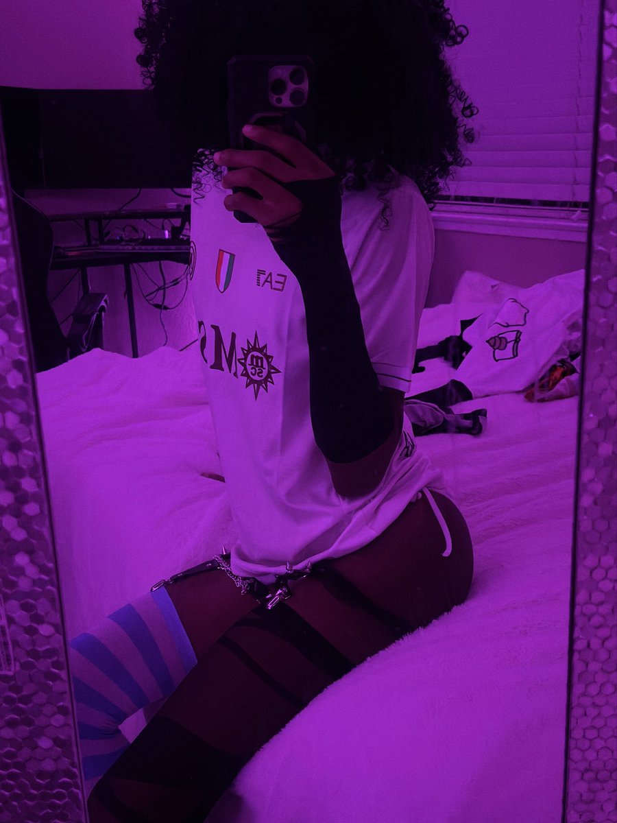 FlirtyMarss's tweet photo. Here you go :D happy femboy Friday https://t.co/vcK2Yo26wR