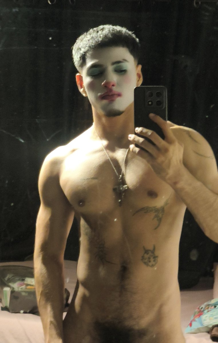 motoharol's tweet photo. Aprovechando mi maquillaje de pediche 👻 https://t.co/moesgepowj