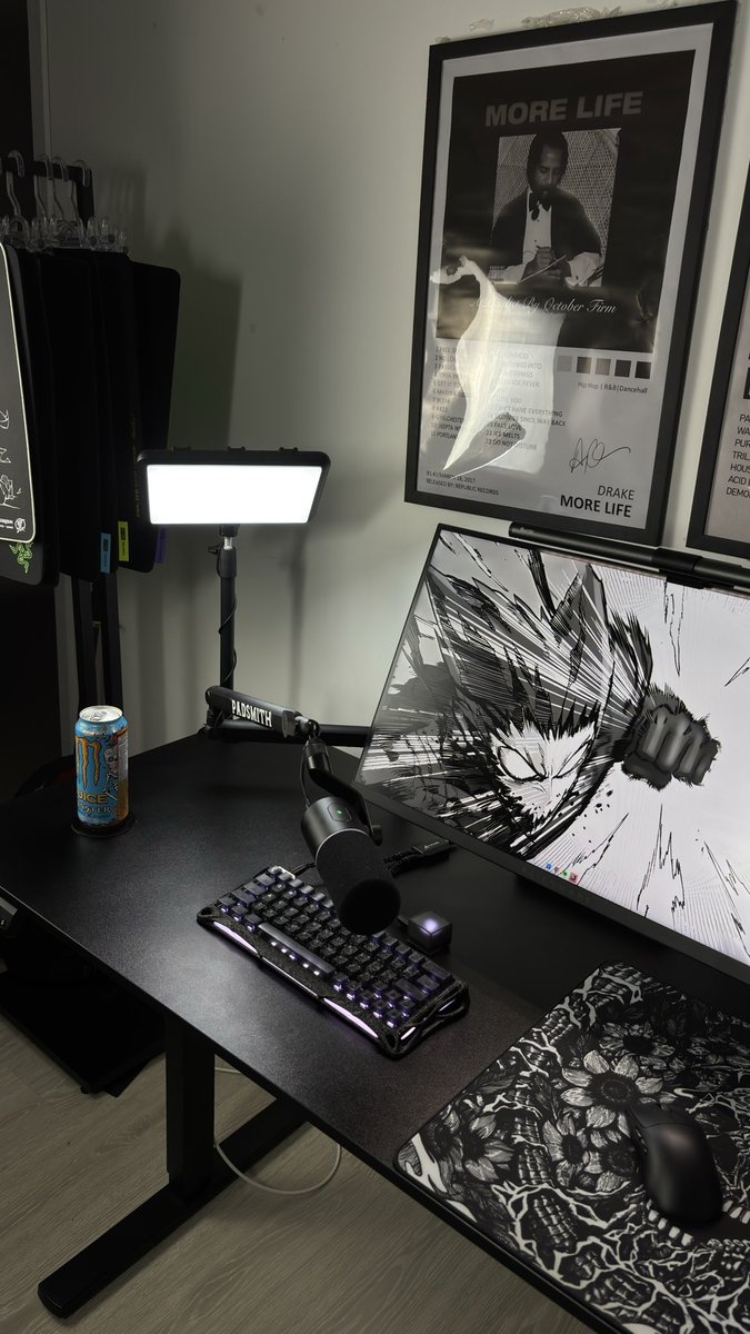 JustDougyy's tweet photo. #desksetup https://t.co/CR17PsvW8y