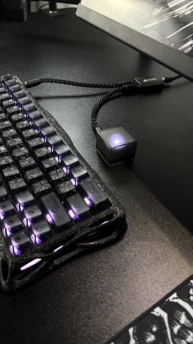 JustDougyy's tweet photo. #desksetup https://t.co/CR17PsvW8y