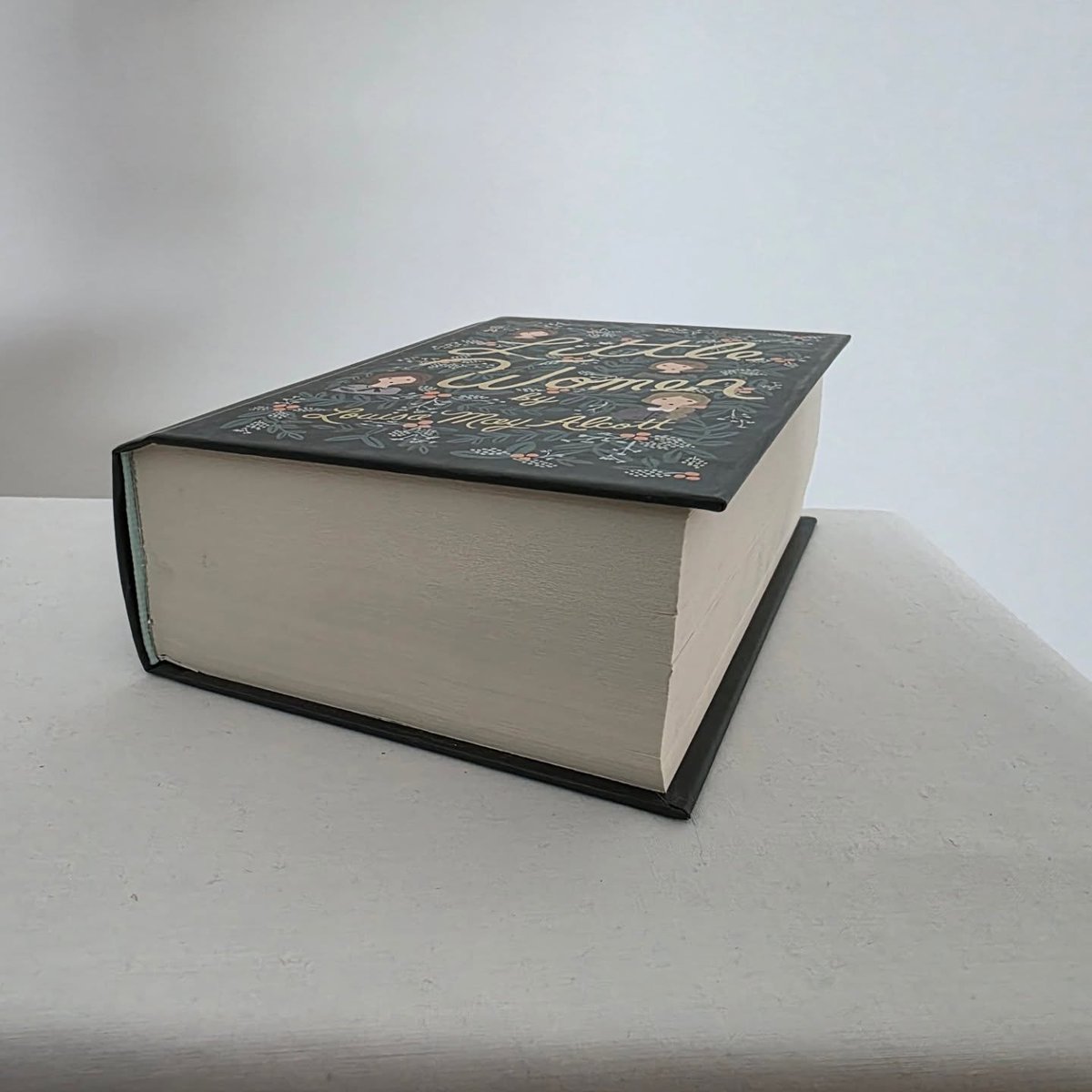 911Literatura's tweet photo. pior que eu acho a história muito fofa pra essas capas mais sérias da Penguin

gosto dessa da Puffin, zoiem https://t.co/QO9bmJv8LQ