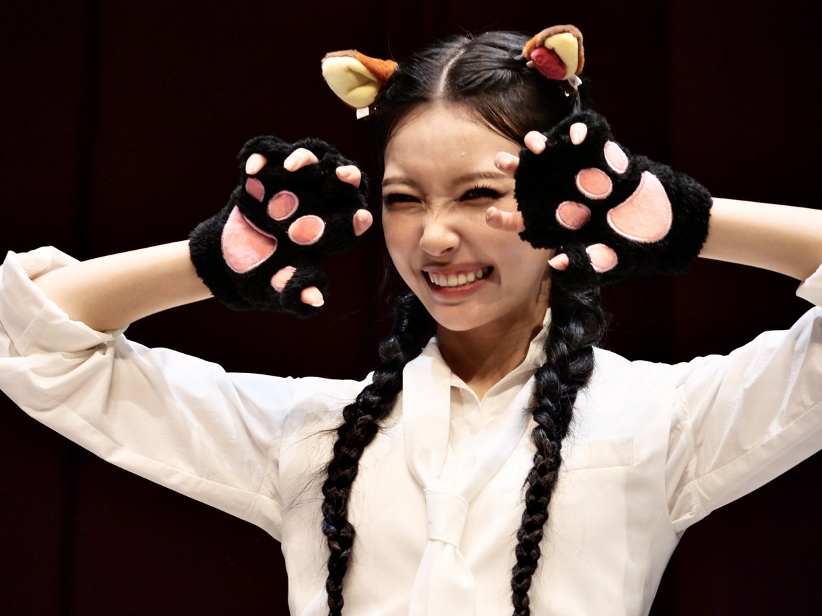 naaaka_emon's tweet photo. 擬人化してますやん ฅ^•ﻌ•^ฅ 🦊🐈⬛
#NiziU #니쥬
#SourGrapes #NiziU_SourGrapes
#MAYUKA_bubble https://t.co/bmOvnEgWI1