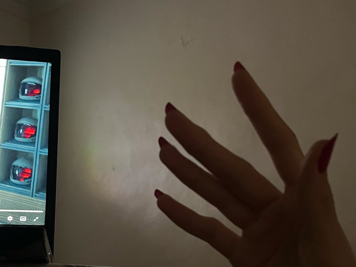 ifthe_sun's tweet photo. strangled with my own hands? https://t.co/LKsW8KDpbt