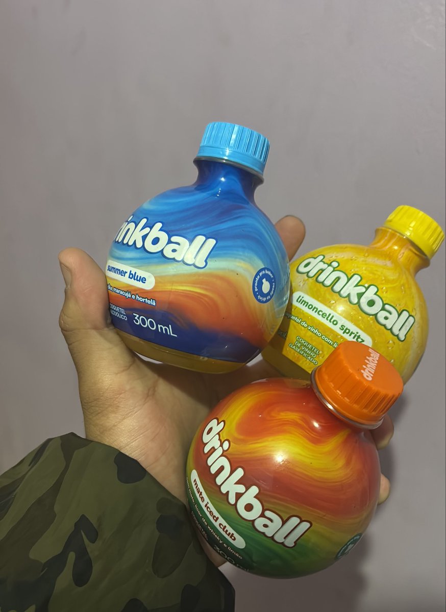 77akaiced's tweet photo. partiu provar umas drinkballs https://t.co/s2VtmEtkdx