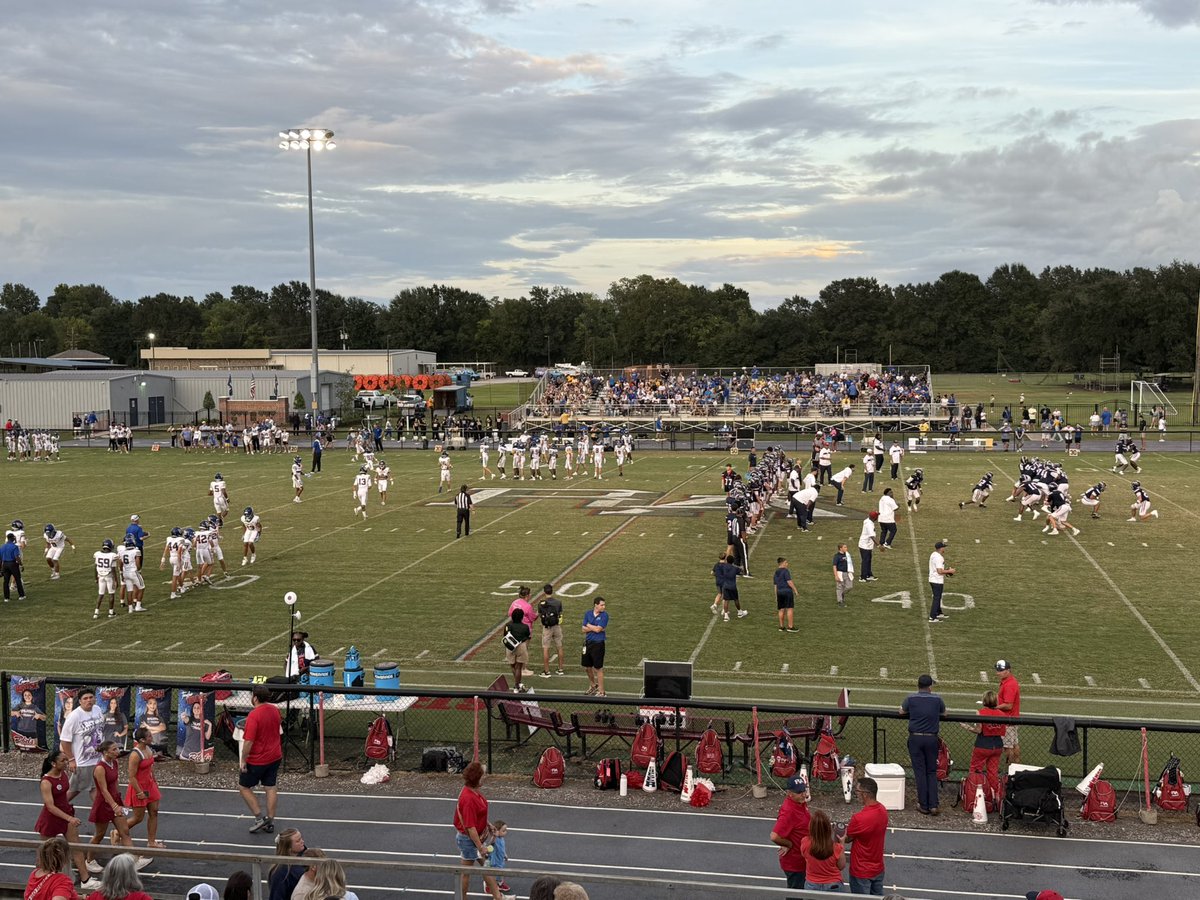 DBrown_Sports's tweet photo. Friday night in Reserve as defending Div. IV Select champs Riverside Academy host defending Div. II Select champs St. Charles Catholic. https://t.co/2CKJZDAhPv