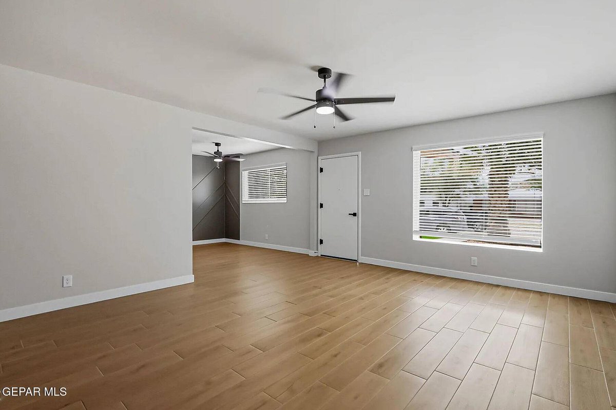 JRod7912's tweet photo. New Listing: 3408 HIXSON ST, El Paso. Renovated 3-bed, 2-bath home with mountain views. $2,500
https://t.co/UYO6a3r6mh https://t.co/GVJROGjrL8
