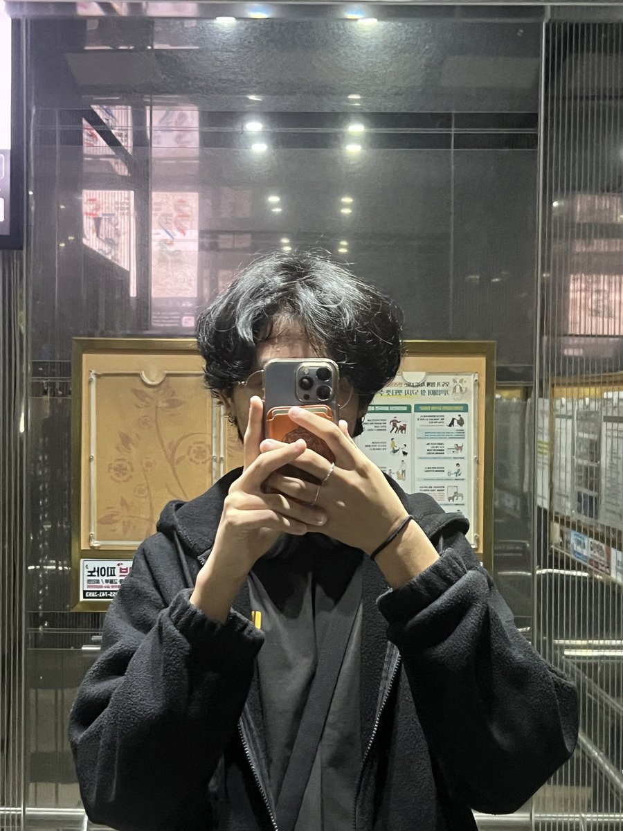 kkobugiwer's tweet photo. 이젠 그냥 내 실 사진도 가끔 올려야 겠다 심심할때
(오늘 경상도에서 오타쿠 행사 한다하여 가는 중) https://t.co/mkrewq0Vuw