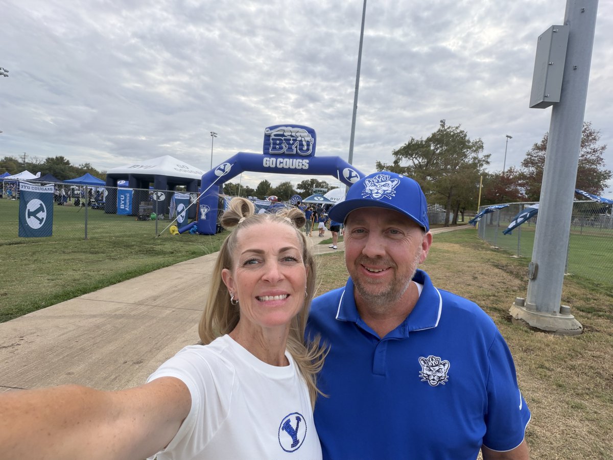 gr8justinc's tweet photo. Taking in the BYU Fan Fest for the TCU game. Great crowd! Awesome to see #CougarNation support🤙. #GoCougs #BeatTCU #BYUFootball https://t.co/TRZ3y8rxD4