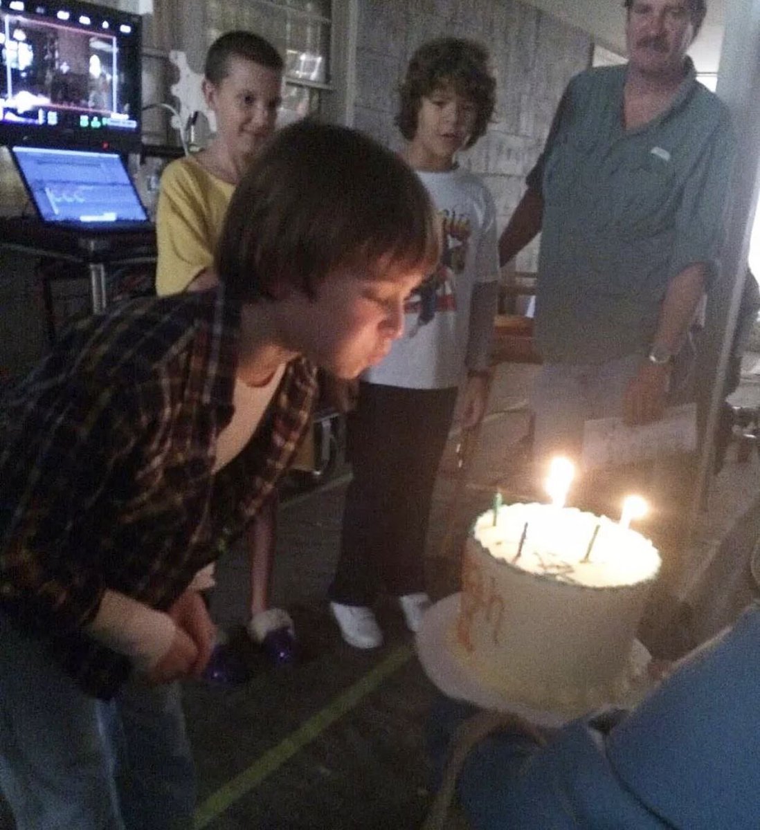 willsclouds's tweet photo. it’s officially noah day!!!! happy 22nd birthday noah🐰💞💗💋⭐️🎂 https://t.co/gdiaXoifW1