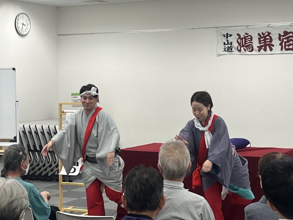 Andoraku2005's tweet photo. 昨日鴻巣宿落語会で、披露された住吉踊り。大好評でした。雛菊さん、陽々さん、ありがとうございました！ https://t.co/qkGLd7V7pX