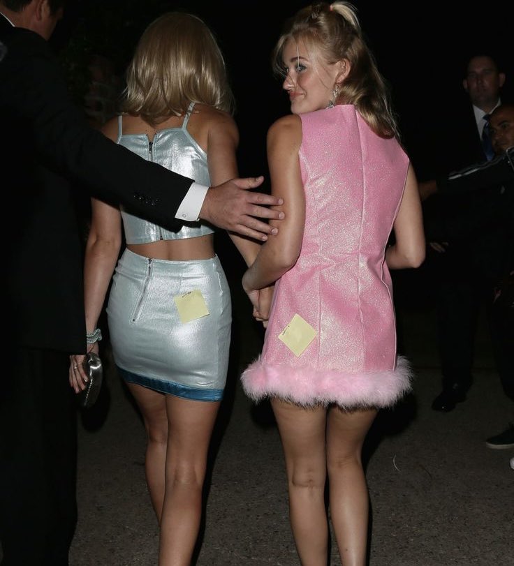 lohanisgod's tweet photo. aly &amp; aj dressed as romy &amp; michele for kate hudson's halloween party on october 31, 2014 https://t.co/03TIa8cma4