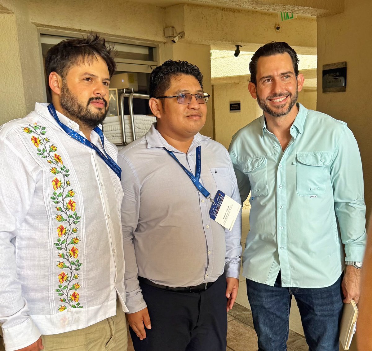 bernardocuetomx's tweet photo. De regreso en Quintana Roo, asistimos a la 4.ª Conferencia UE–Caribe Global Gateway sobre Sargazo, agradecemos la presencia de Sebastián Ramírez, director general de Fonatur, y el acompañamiento del Gobierno de México en este encuentro internacional. 

Aprovechamos también para dar seguimiento a las estrategias de gestión y desarrollo de nuestros destinos que venimos trabajando de manera coordinada con la Federación, sumando esfuerzos para atender los retos del Caribe Mexicano.