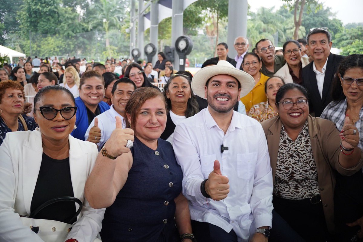 AndresFantoniB's tweet photo. Así entiendo el servicio público: cerca de la gente y en territorio. https://t.co/7oMBnHSPJO