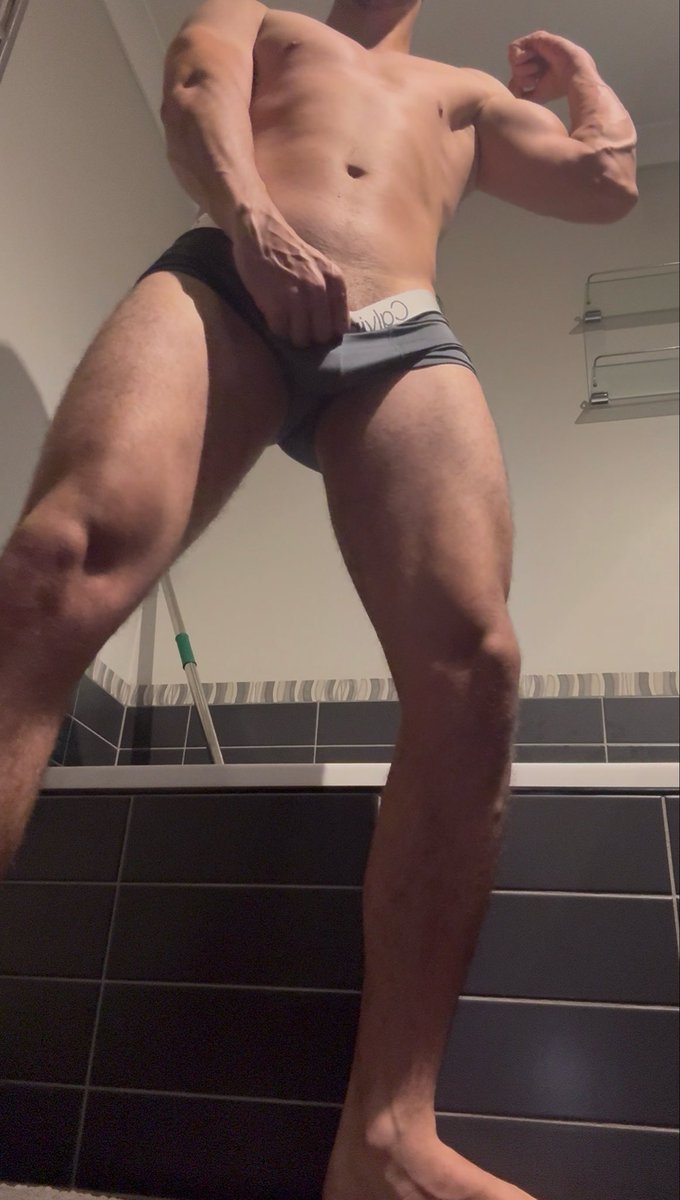 moe4fk's tweet photo. U wanna be my wallet?😈 https://t.co/6VtbgPjKlP