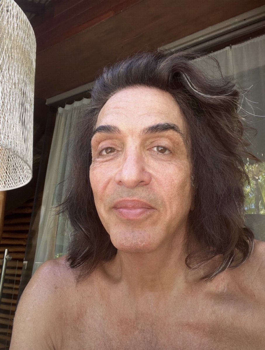 paulstanley_744's tweet photo. Heaven Is A Place On Earth…Give me a tropical island and as much family as can come and for me that’s as good as it gets. Vacation now!! https://t.co/qRO0wOlUEw