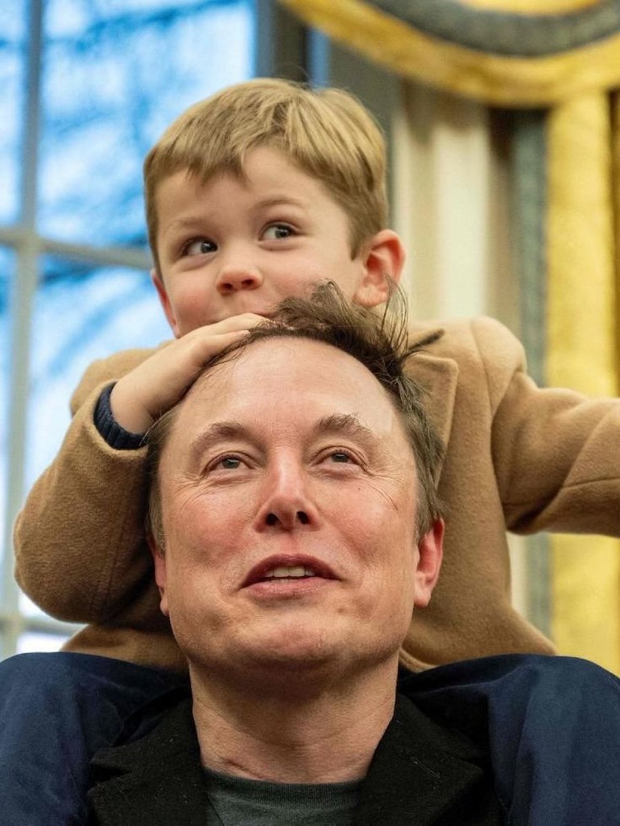 Rocketmanls's tweet photo. Would you sacrifice your dream career to give your children a financially secure childhood?

A) Yes
B) No https://t.co/wOTXMcxUmj