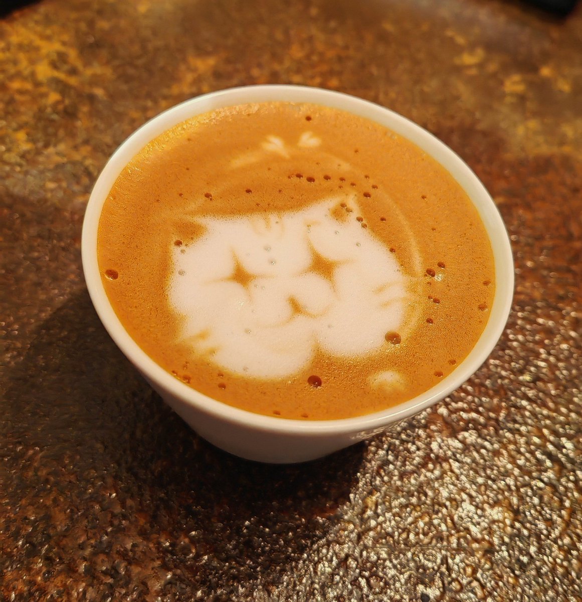 kebr7Wz2rXzr4QL's tweet photo. Douwen and I chatted about weird gossip over coffee this afternoon. https://t.co/lgH9PI0Zc1