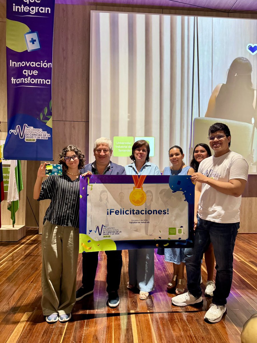 UIS's tweet photo. 🏆 Reconocemos el talento y la excelencia

Cerramos el V Encuentro Internacional de Ciencias de la Salud y la Vida celebrando el talento, la creatividad y el compromiso de quienes hicieron parte de este espacio de conocimiento y encuentro.

En esta ocasión, fueron reconocidos los participantes que se destacaron en las diferentes categorías:

🎭 Concurso de talentos “Inspiración en escena”

•María José Cárdenas (primer lugar) 
•Laura Daniela Rico Parada (segundo lugar)
•María Camila Leal Medrano (tercer lugar) 

🥉 Tercer puesto en ponencia destacada
•José Manuel Gómez Amado 

🥈 Segundo puesto en ponencia destacada
•Martha Lucía Díaz 

🏆 Mejor ponencia del evento
•Elsy Juliana Giratá Viviescas

🔬 Mejor póster científico del evento
•Emely Ruz Gómez

Felicitamos a todos los ganadores por sus aportes, dedicación y por compartir con nuestra comunidad universitaria sus conocimientos y talentos.