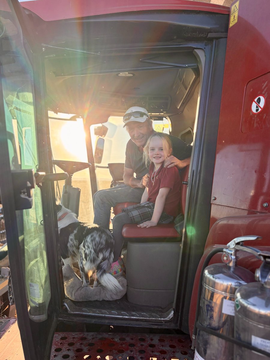 DEKALB_Canada's tweet photo. DEKALB canola harvest season means meals in the field delivered by your favourite Bayer Customer Solutions Leads 🙂‍↕️

Here are some great moments from harvest this past week captured by our CSLs in Alberta!

#westcdnag #harvest26 https://t.co/Ur7H4AO7IH
