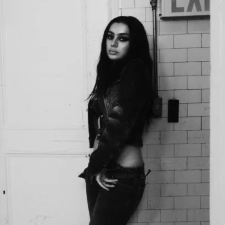poponze's tweet photo. Confira as submissões de Charli xcx para o GRAMMYs 2027:

• “Music, Fashion, Film” — Album of the Year e Best Alternative Music Album
• “Camera” — Record of the Year
• “No One Lasts Forever”, feat. David Cronenberg — Best Alternative Music Performance
• “Rock Music” — Best Music Video