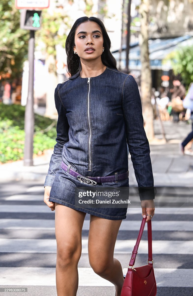 bestofsupriya's tweet photo. 📸| Supriya Ganesh outside the Casablanca show in Paris https://t.co/qJe903NcKA