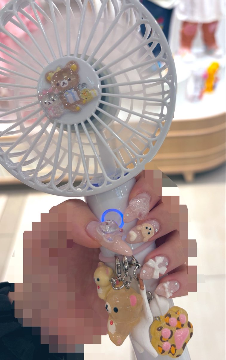 koriri_1's tweet photo. コリリネイル💅
次こそ全指ボンドロネイルする✊🏻

#コリラックマ https://t.co/fsS6eN5NYP
