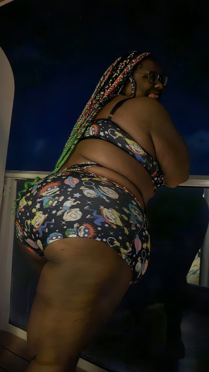 NikkiDaVamp27's tweet photo. 90's Babyyyyyyy😜😜😘😘🍑🍑 https://t.co/YiLHdcdUrS