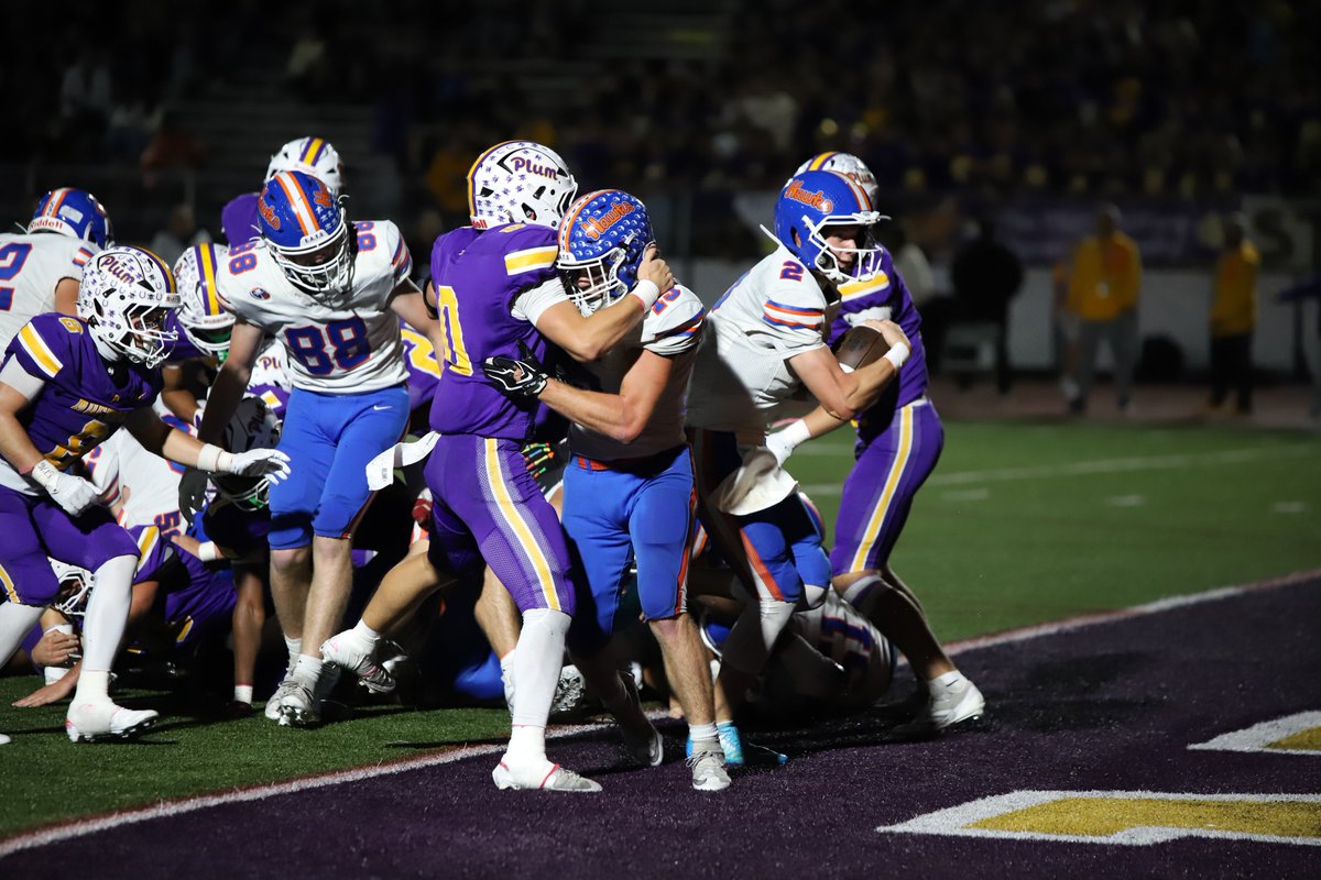 Sykotyk's tweet photo. Jaydon Oliver with a 3 yard TD run. Kick is good. Armstrong leads Plum, 17-0 with 3:23 left in the first half. @PaFootballNews @wpial7 @PFNBackyard @oliver_jaydon https://t.co/K4WREo2uv6