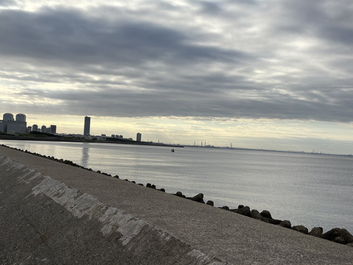 deco6011's tweet photo. #茜浜
お盆ぶり❓超久しぶりな週末朝ン歩🚶‍♂️🚶‍♂️
久しぶりに歩くから思いの外
歩数って増えるのかな❓サボったらあかん💦〜6064歩 https://t.co/K8GeQjHeM4