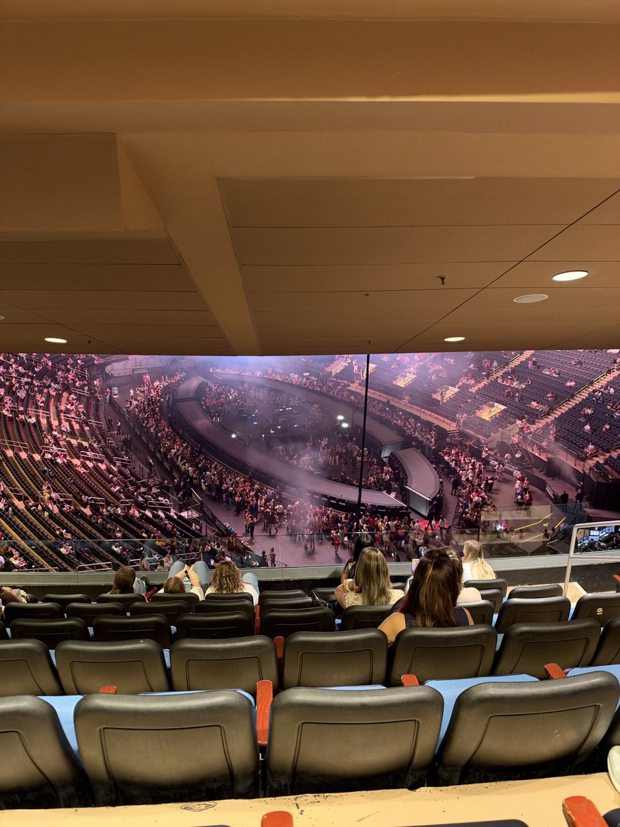 jxymie's tweet photo. glad i only payed $50 for this because damn . https://t.co/Xd7BM0wX33