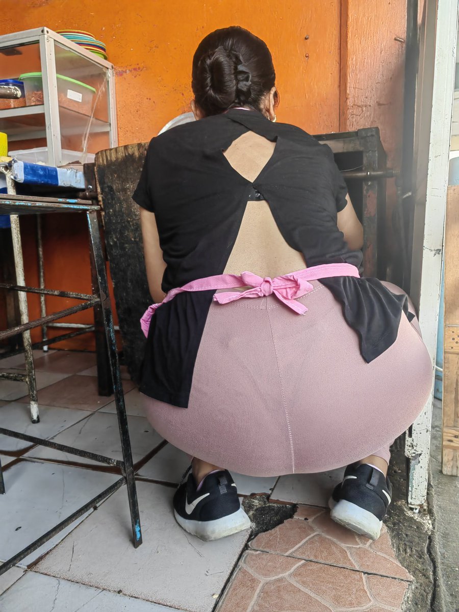 AlejandraM39666's tweet photo. Hola buenas tardes chicos les vengo ofreciendo mi contenido de nudes 25 fotos y5 vídeos en $50 pesitos mexicanos ya q están bajas las ventas en mi puesto y pues tengo 2 hijos que sacar adelante esperó contar con uno de ustedes lo ma mando x  Whats mi pack https://t.co/3CKGzNebTo