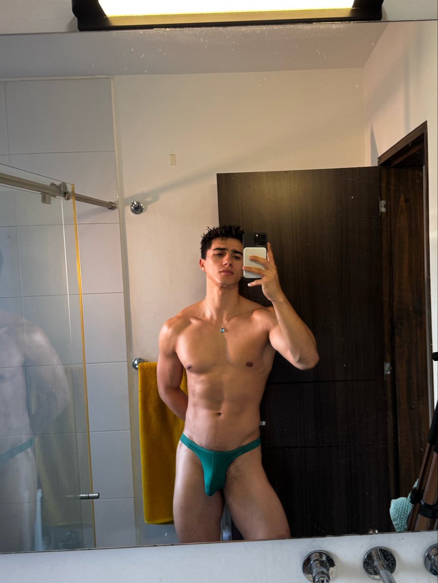 nathanazzz's tweet photo. Les gusta en tanga? 😈 https://t.co/t1mBl9PXvi