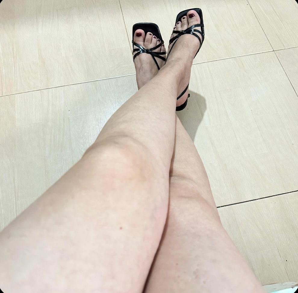 Albeert79's tweet photo. Probando zapatillas para mañana, si alguien va al evento de @LUNASSWINGER  nos avisan para saludarlos https://t.co/5JHc9CJJOO