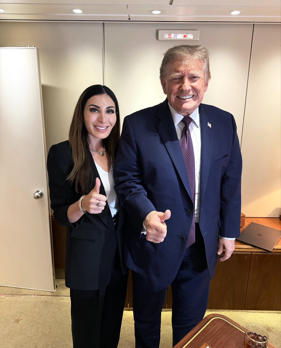 LauraLoomer's tweet photo. Air Force One with 45-47 ✈️ 🇺🇸 

My favorite President. https://t.co/5os4E0OPak