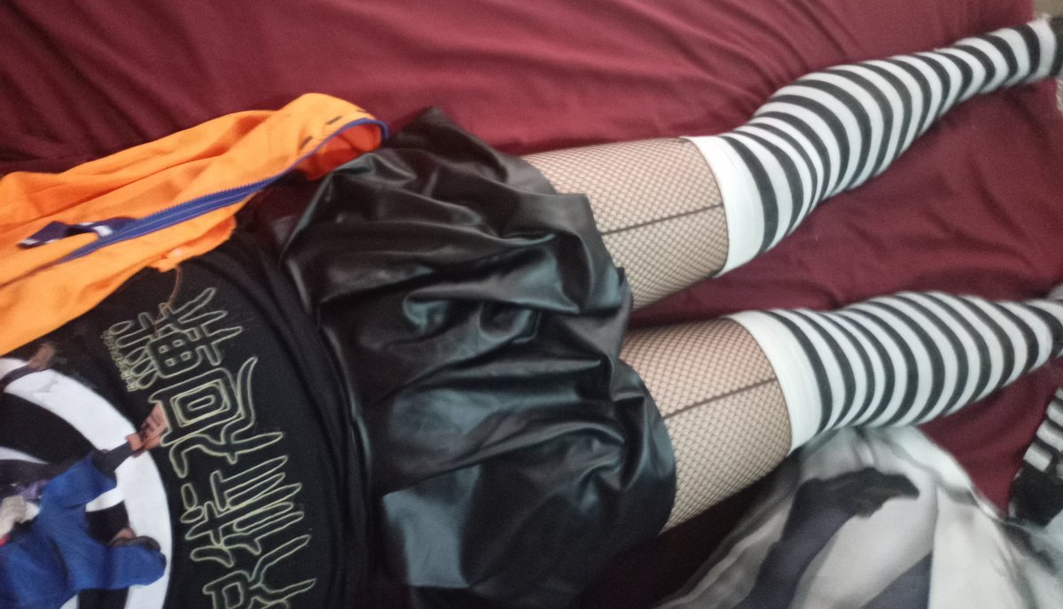 Stormxd4535's tweet photo. FELIZ FEMBOY FRIDAY
Es la primera vez que llego a tiempo jajsjajsjs
Compre cositas nuevas y queria presumirlas >~<
Todavia faltan mas asi que probablemente despues las use jeje uwu
#femboyfriday #femboyespañol #femboy https://t.co/p93macBnRf