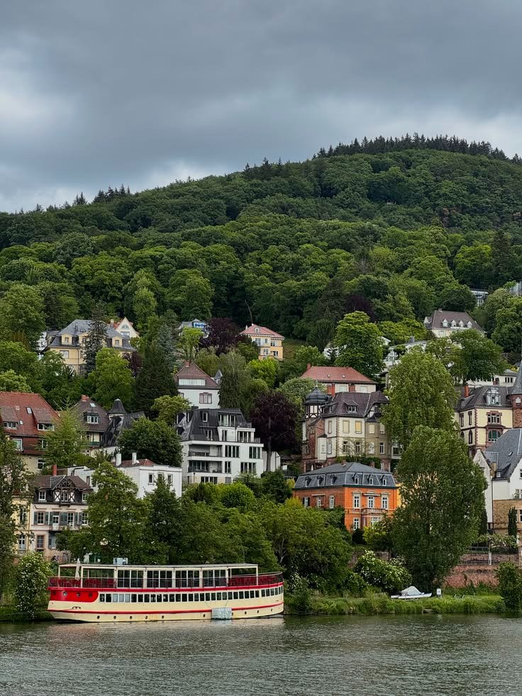 echoesofworld's tweet photo. Heidelberg, Germany https://t.co/u3LwTSfPDk