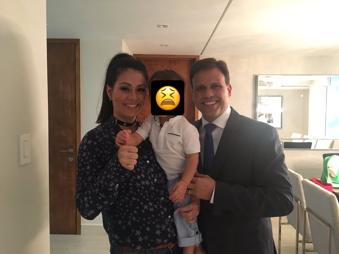 MMariposa31's tweet photo. La parejita cuando eran felices luego q el botao RR ganó las elecciones. Es un matrimonio de figurita. El Elías infiel y la mujercita como una TONTOLONA buscando pauta politiquera x la prensa de #puertorico #cheater #cheaterexpose https://t.co/csLgtPpG6i