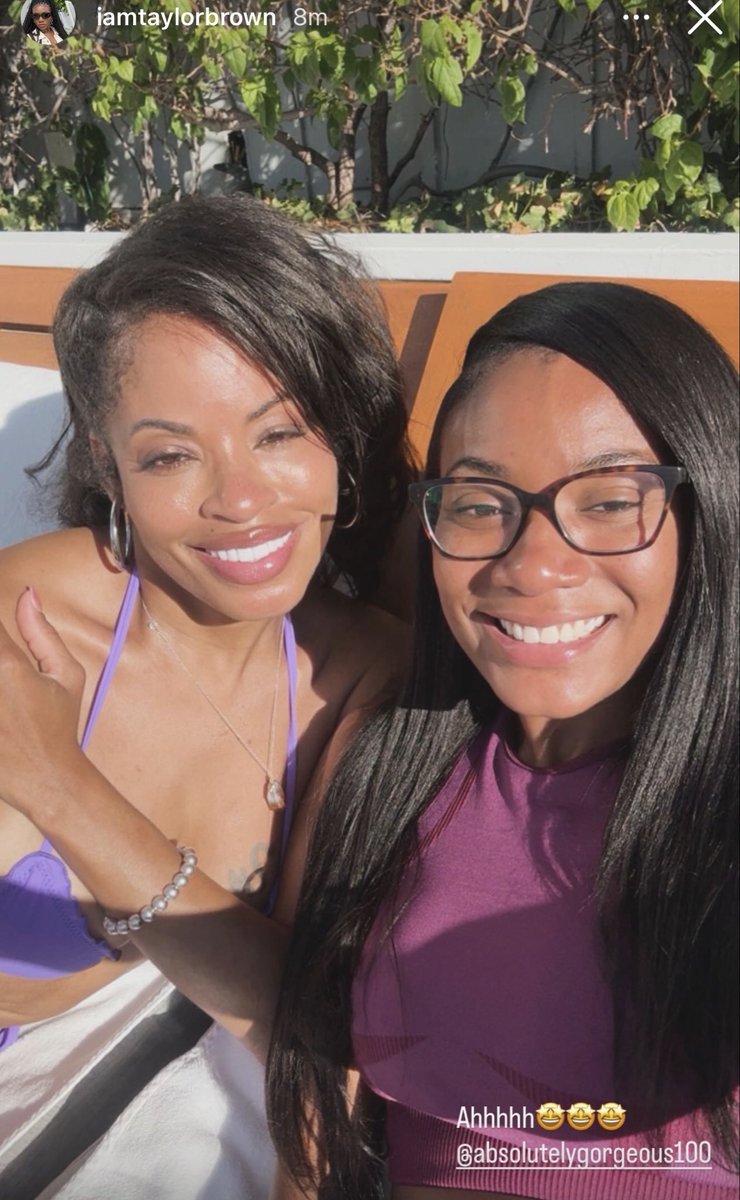 BBUpdatesLive's tweet photo. Taylor shares new photo with Tiffany 👑

#BB28 https://t.co/mFj8jSflAo