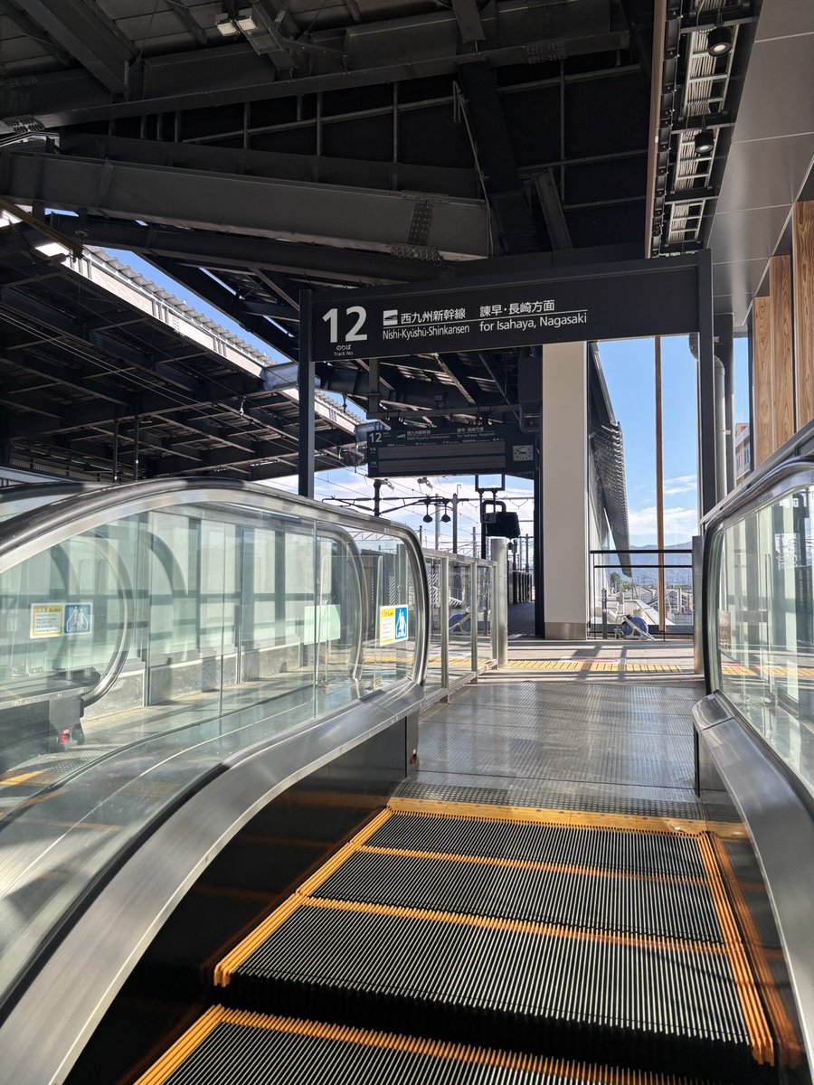 Jr885G7's tweet photo. 武雄温泉駅12番のりば開放中！ https://t.co/HYSTrZNcBK