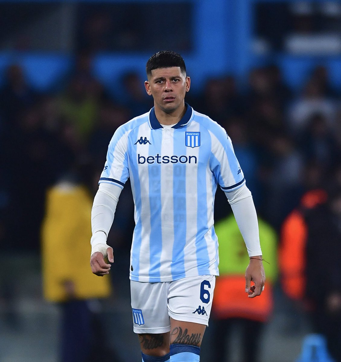 racingdealma's tweet photo. 💣 MARCOS ROJO SE VA DE RACING

✅Según le confirmaron a RDA, Milito aceptó de palabra la salida del defensor rumbo a Estudiantes. 

👉Entre la deuda al jugador, el monto de resarcimiento y bonus, la operación podria llegar a 1.000.000 de dólares. https://t.co/eJsPLJucfN