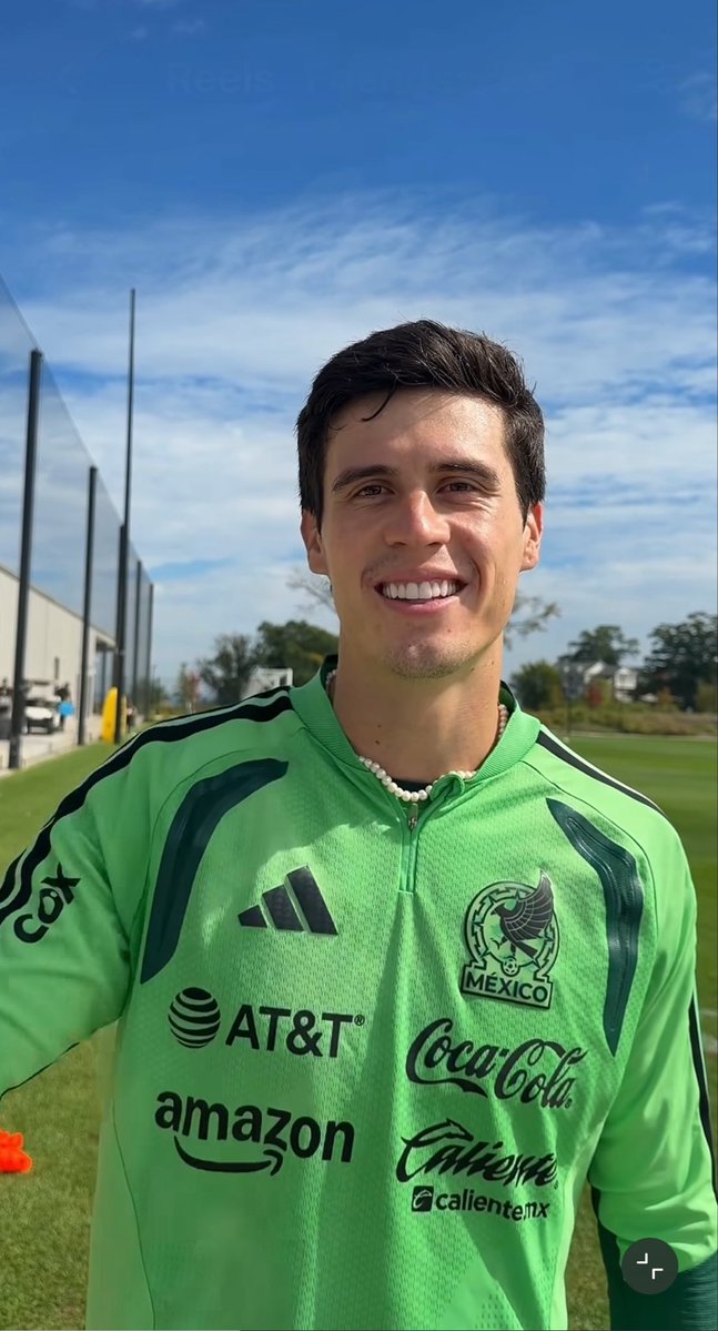 flintbeez's tweet photo. ¿Diego Campillo, cómo vas a estar así de guapo?😭 https://t.co/Z5KbnhlRXb
