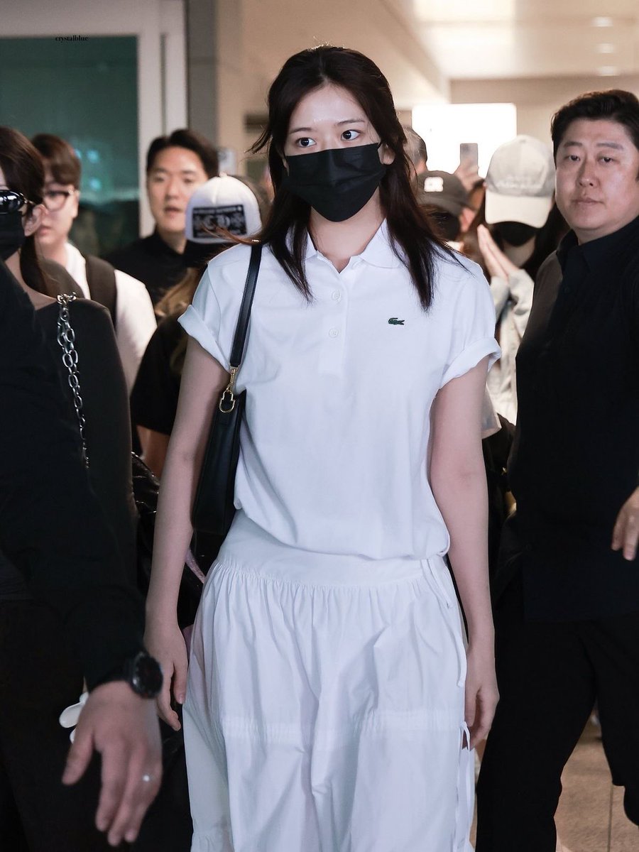 anyujinsbitch's tweet photo. wonder if yujin’s look today will top my fav lacoste airport styling of hers

YUJIN VERS PARIS
#YUJINgoestoPFW
#ANYUJIN #LacosteSS27 https://t.co/kE9g3phGVm
