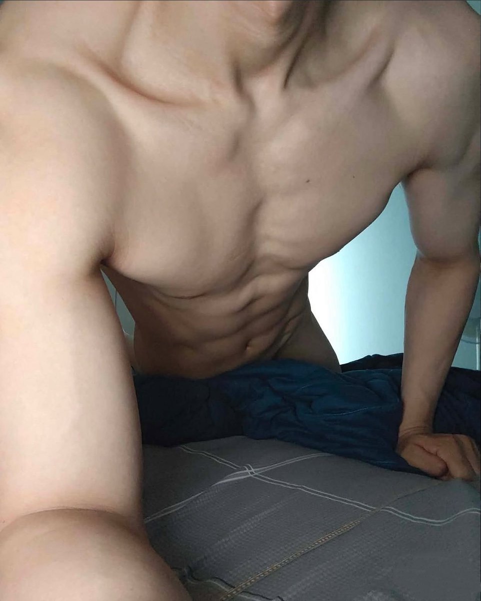 LuXun86689's tweet photo. #bicep #abs https://t.co/ibxCFD0Jk5