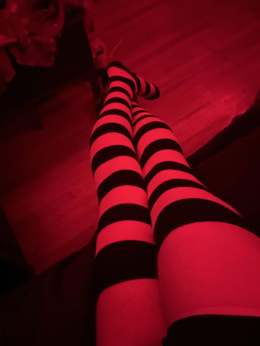 TashaTheSilly's tweet photo. I need someone who will bend me over and fuck me on a table whenever they're horny https://t.co/lqOe35eHs1