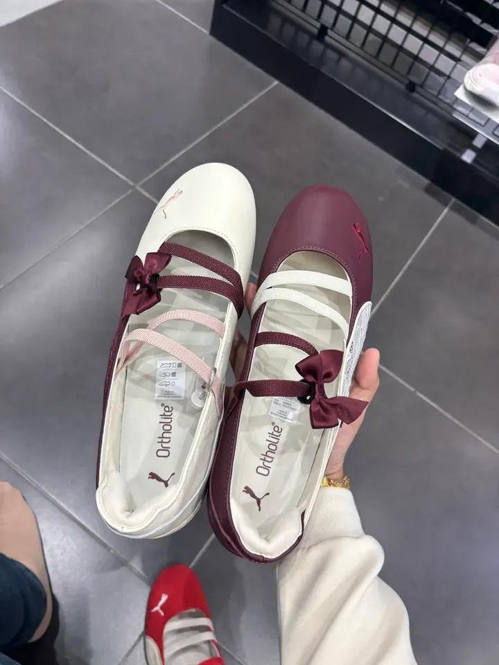 Avyaaa_15's tweet photo. SALAH SATU WISHLIST YANG AKHIRNYA TERPENUHI 🤏🏻🥹👟
Dari dulu cuma bisa lihat-lihat, sekarang akhirnya bisa dipakai sendiri. Dan ternyata pas dipakai SE-GEMES INI DONG 😭🥹 Fix bakalan jadi sepatu favv akuu! Warnanya juga cantik, perpaduan cream dan maroon-nya manis banget 😭💗 https://t.co/UooYZQgRiq