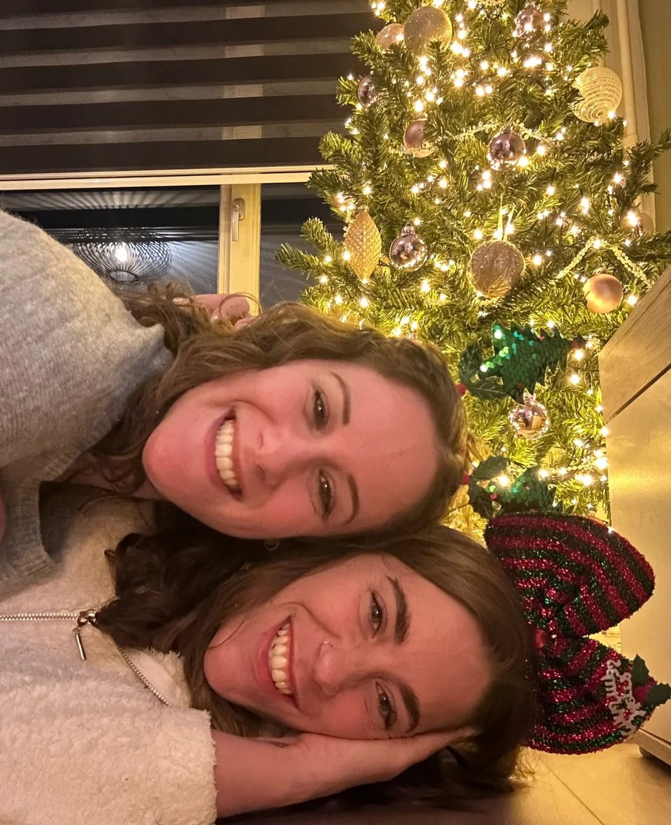 GreyciMadeley's tweet photo. On the first day of Christmas... https://t.co/tQaxK5GFNu