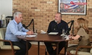 Granma_Digital's tweet photo. 🇨🇺🗣️ǀ Vuelve el espacio #DesdeLaPresidencia, -podcast conducido por @DiazCanelB-; y esta vez, con un tema de suma actualidad y de especial importancia: las 1⃣7⃣6⃣ Transformaciones Económicas y Sociales en las cuales vive inmersa la nación.
Infórmese ⤵️
https://t.co/w703Qfywrx https://t.co/qqOqh8OSCT