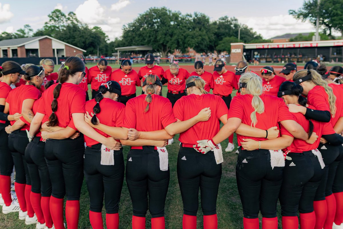 nicholls_sb's tweet photo. Fall ball is in full swing!⚔️⚔️⚔️

#SwordsUp | #GeauxColonels https://t.co/GL7YxPnN4o