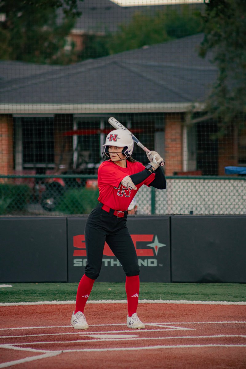 nicholls_sb's tweet photo. Fall ball is in full swing!⚔️⚔️⚔️

#SwordsUp | #GeauxColonels https://t.co/GL7YxPnN4o